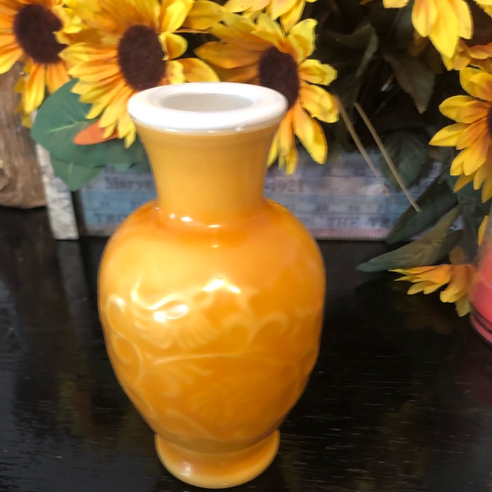 Vintage 1981 Avon Spring Bouquet Fragranced Vase Amber Milk Glass